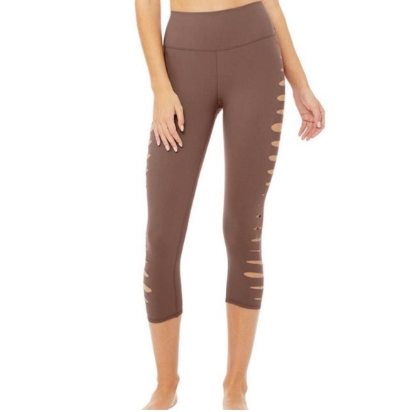 Alo High-Waist Slice Capri Leggings - Picture 10 of 14